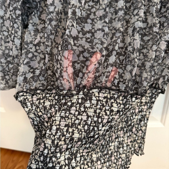 Free People Beatrice Mesh Blouse Top Floral Printed Ruffle
Smocked Sz L - Picture 9 of 13